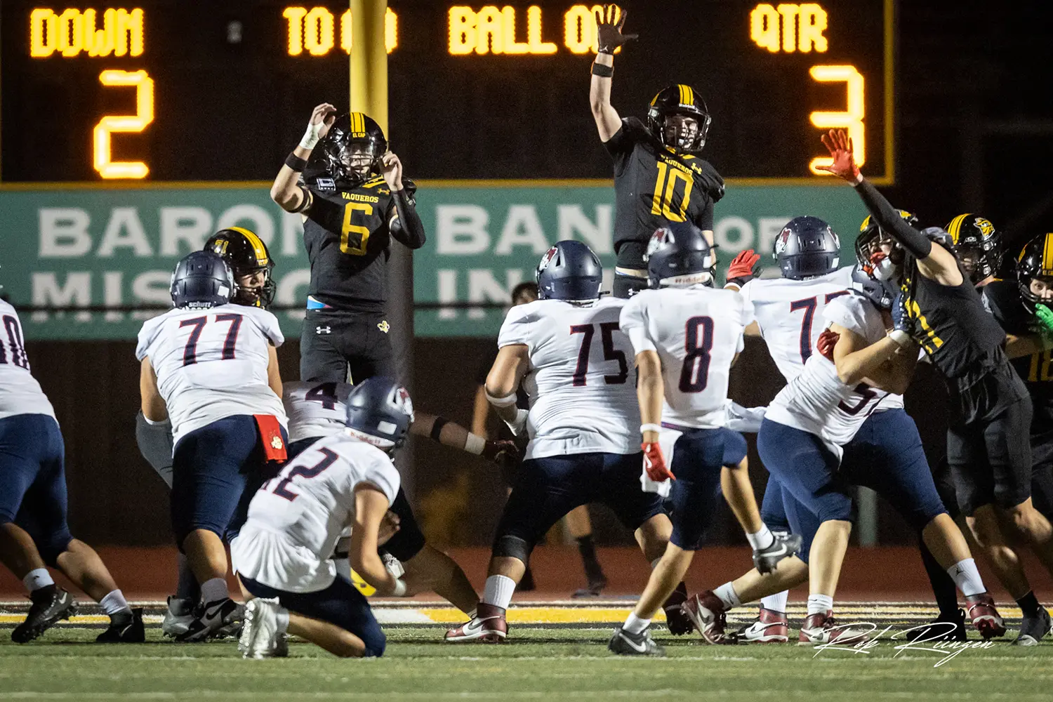 El Cap making the attempt to block the FG